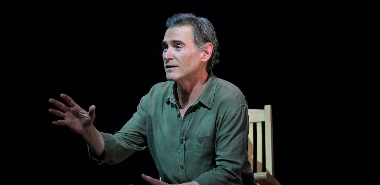 4 Emmy and Tony Award winner Billy Crudup stars in David Cale's Harry Clarke at Berkeley Repertory Theatre. (Photo by Kevin Berne/Berkeley Rep)